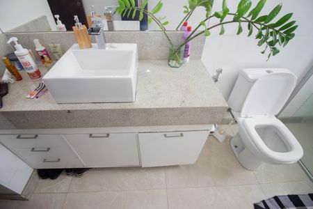 Apartamento para alugar com 224m², 4 quartos e 6 vagas Apartamento para alugar com 224m², 4 quartos e 6 vagasBanheiro Social