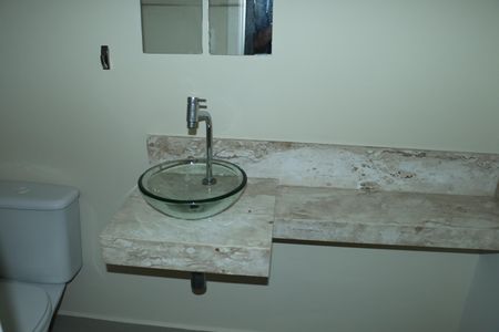 Casa de condomínio para alugar com 202m², 3 quartos e 3 vagasLavabo