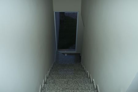 Casa de condomínio para alugar com 202m², 3 quartos e 3 vagasEscada