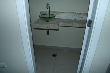 Lavabo de casa de condomínio para alugar com 3 quartos, 202m² em Jardim Rebelato, Cotia