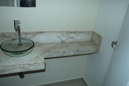 Casa de condomínio para alugar com 202m², 3 quartos e 3 vagasLavabo