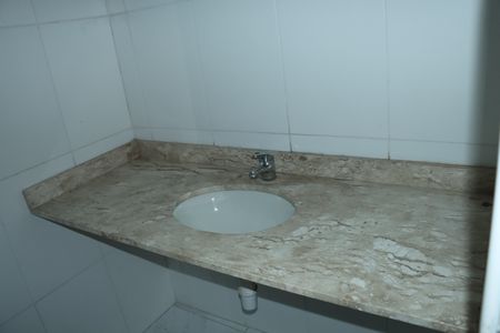 Casa de condomínio para alugar com 202m², 3 quartos e 3 vagasBanheiro 