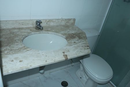 Casa de condomínio para alugar com 202m², 3 quartos e 3 vagasBanheiro do Quarto 3