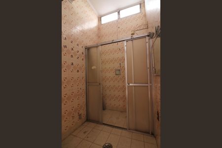 Casa para alugar com 400m², 5 quartos e 8 vagasSuíte 1 Banheiro 