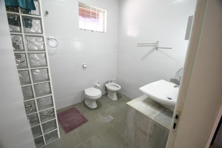 Casa à venda com 200m², 3 quartos e 2 vagasBanheiro Social