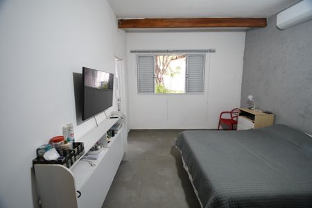 Casa à venda com 200m², 3 quartos e 2 vagasSuíte