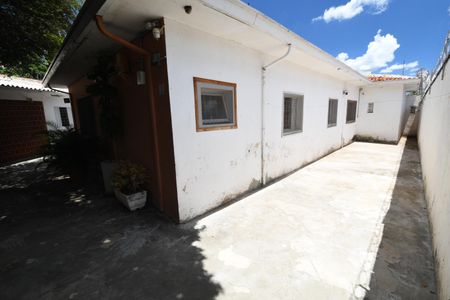 Casa à venda com 200m², 3 quartos e 2 vagasCorredor