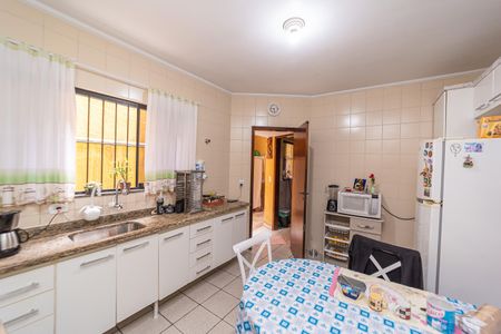 Casa à venda com 84m², 3 quartos e 2 vagasCozinha