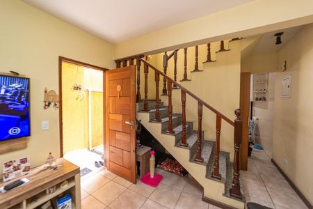 Casa à venda com 84m², 3 quartos e 2 vagasSala