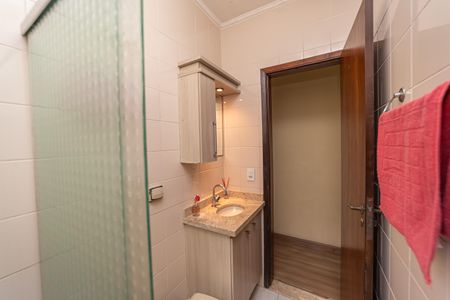 Casa à venda com 84m², 3 quartos e 2 vagasBanheiro