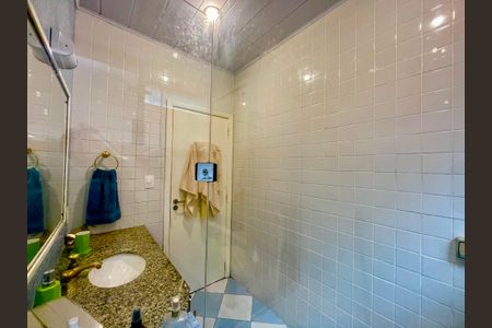 Casa à venda com 118m², 2 quartos e 2 vagasBanheiro