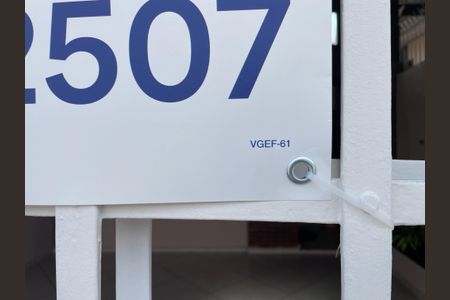 Casa à venda com 118m², 2 quartos e 2 vagasCódigo da placa VGEF-61