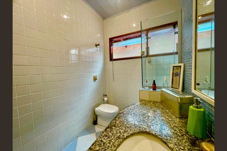 Casa à venda com 118m², 2 quartos e 2 vagasBanheiro