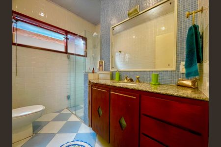 Casa à venda com 118m², 2 quartos e 2 vagasBanheiro