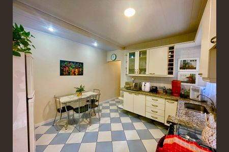 Casa à venda com 118m², 2 quartos e 2 vagasCozinha