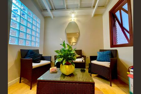 Casa à venda com 118m², 2 quartos e 2 vagasSala