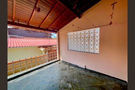 Casa à venda com 118m², 2 quartos e 2 vagasQuintal