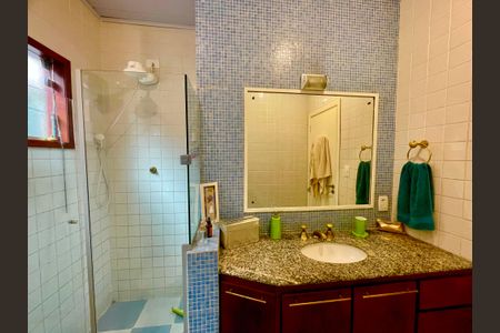 Casa à venda com 118m², 2 quartos e 2 vagasBanheiro