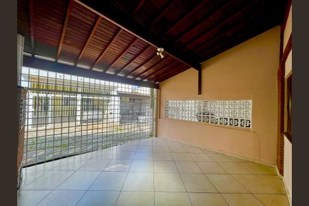 Casa à venda com 118m², 2 quartos e 2 vagasGaragem