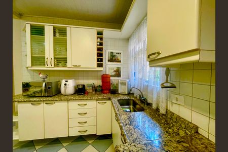 Casa à venda com 118m², 2 quartos e 2 vagasCozinha