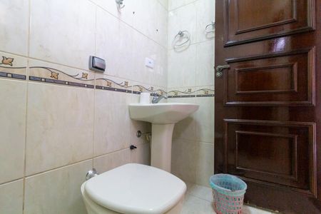 Casa à venda com 495m², 4 quartos e 2 vagasBanheiro 2