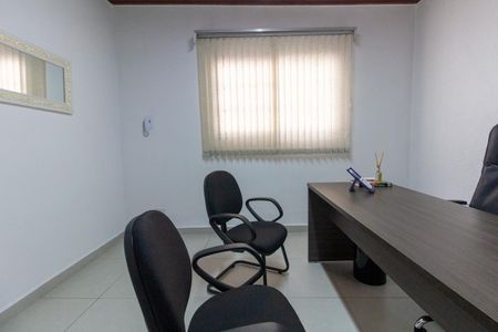 Casa à venda com 495m², 4 quartos e 2 vagasQuarto 4