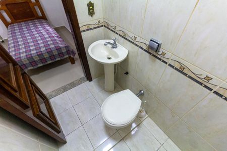 Casa à venda com 495m², 4 quartos e 2 vagasBanheiro 1