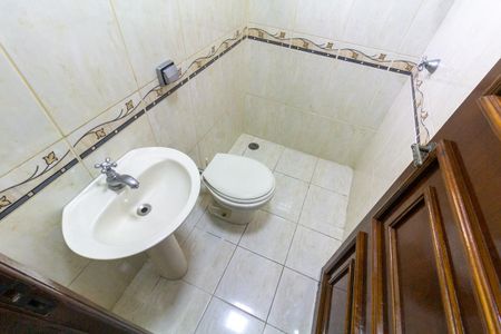 Casa à venda com 495m², 4 quartos e 2 vagasBanheiro 1