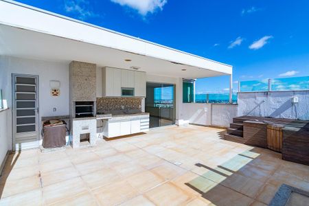 Apartamento à venda com 233m², 4 quartos e 3 vagasVaranda