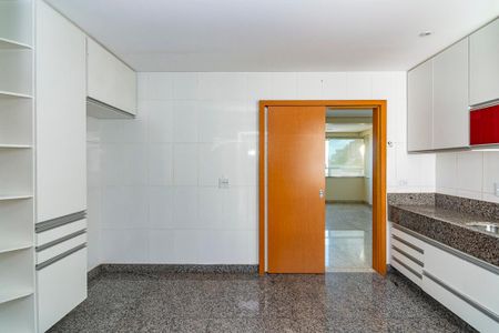 Apartamento à venda com 233m², 4 quartos e 3 vagasCozinha