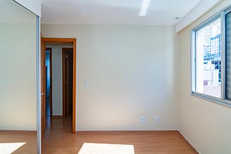 Apartamento à venda com 233m², 4 quartos e 3 vagasQuarto 2