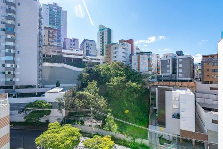Apartamento à venda com 233m², 4 quartos e 3 vagasQuarto 2