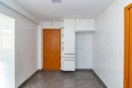 Apartamento à venda com 233m², 4 quartos e 3 vagasCozinha