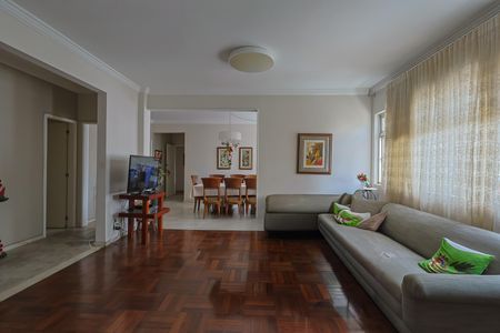 Apartamento à venda com 4 quartos, 200m² em Lourdes, Belo Horizonte
