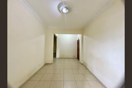 Casa para alugar com 86m², 3 quartos e sem vaga Casa para alugar com 86m², 3 quartos e sem vagaSala