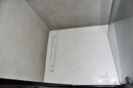 Apartamento para alugar com 34m², 2 quartos e 1 vagaDetalhe - Banheiro Social