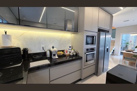 Casa de condomínio para alugar com 278m², 3 quartos e 4 vagasCozinha