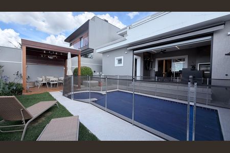 Casa de condomínio para alugar com 278m², 3 quartos e 4 vagasPiscina