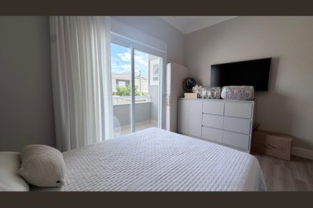 Casa de condomínio para alugar com 278m², 3 quartos e 4 vagasSuíte 2