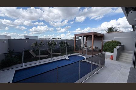 Casa de condomínio para alugar com 278m², 3 quartos e 4 vagasPiscina