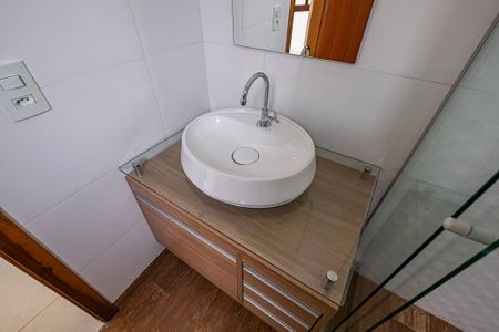 Casa para alugar com 204m², 3 quartos e 2 vagasSuíte 2 - Banheiro