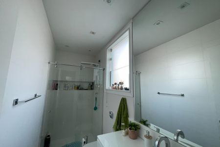 Casa para alugar com 300m², 3 quartos e 2 vagasBanheiro