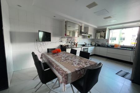 Casa para alugar com 300m², 3 quartos e 2 vagasCozinha