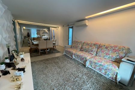 Casa para alugar com 300m², 3 quartos e 2 vagasSala