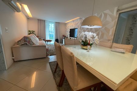 Casa para alugar com 300m², 3 quartos e 2 vagasSala