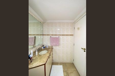 Apartamento à venda com 156m², 3 quartos e 2 vagasBanheiro da Suíte