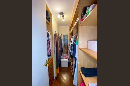 Apartamento à venda com 156m², 3 quartos e 2 vagasCloset da suíte