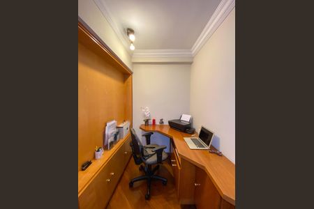 Apartamento à venda com 156m², 3 quartos e 2 vagasEscritório