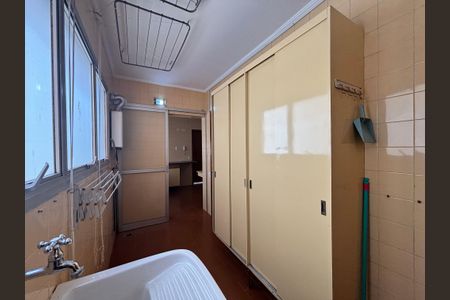 Apartamento à venda com 145m², 3 quartos e sem vagaÁrea de Serviço