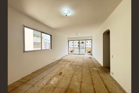 Sala de apartamento para alugar com 3 quartos, 145m² em Indianópolis, São Paulo